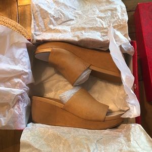 Beige Carlos Santana wedge heels